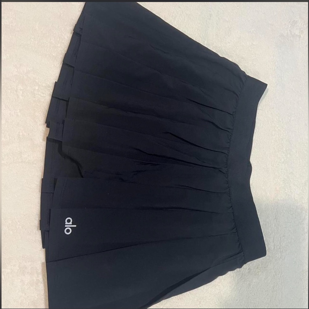 ALO Yoga Black Pleated Tennis Skirt